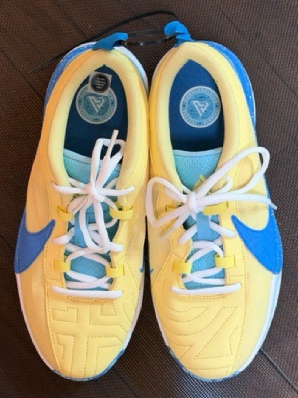 NWT NIKE AIR Sneakers ZOOM FREAK 5 kids Sz 7Y Women 8.5 Men’s 7 NEW